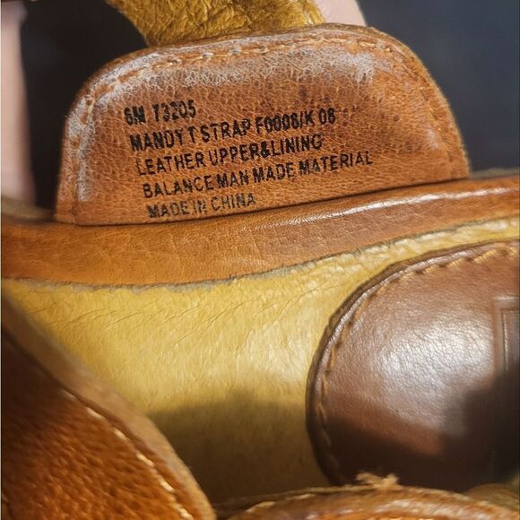 Frye by Anthropologie Mandy T-Strap Leather Sandals in Cognac Brown, Size 6 - Picture 9 of 13